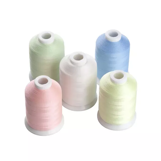 Svetelná vyšívacia niť Polyester 150D/2 3000m